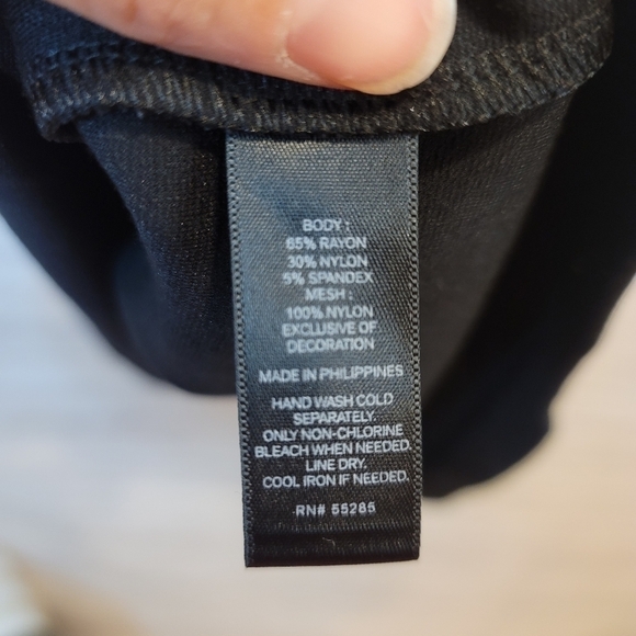 EXPRESS LACE MOCK NECK SHIFT DRESS-SUPER FLATTERING & CLASSIC! SZ SMALL - Picture 9 of 9